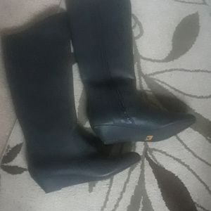 BC black boot size 8.5